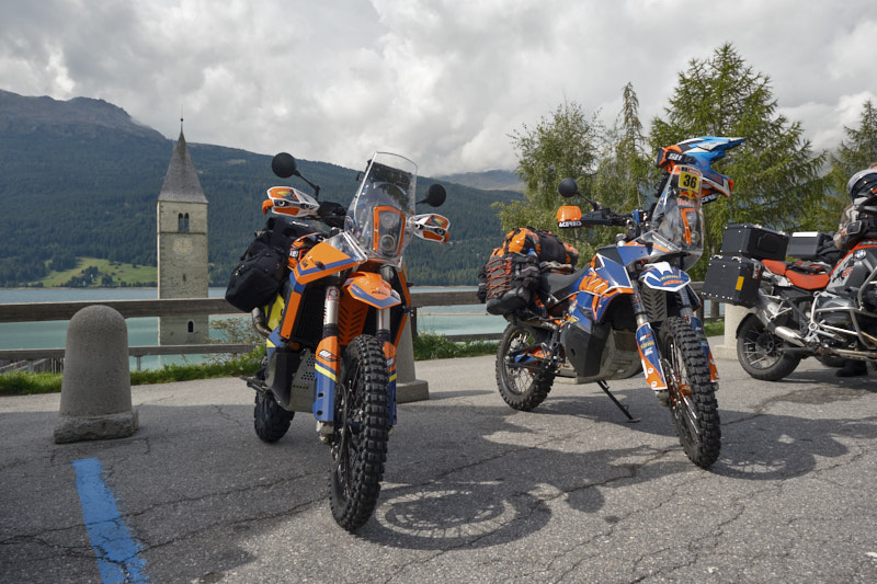 17.9. Přes Alpy — Z Brandýsa do Dakaru na moto